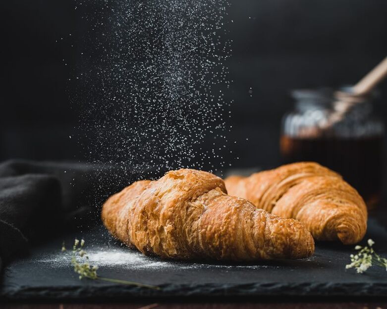 From the diet of patients with diabetes, it is necessary to exclude hot pastes